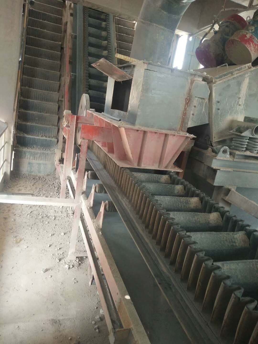 大傾角皮帶機.jpg 大傾角皮帶機.jpg