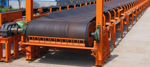 重型槽型皮帶輸送機(jī).jpg 重型槽型皮帶輸送機(jī).jpg